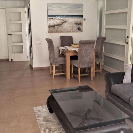 Immaculate 2-Bed Apartment In เปโก ภายนอก รูปภาพ