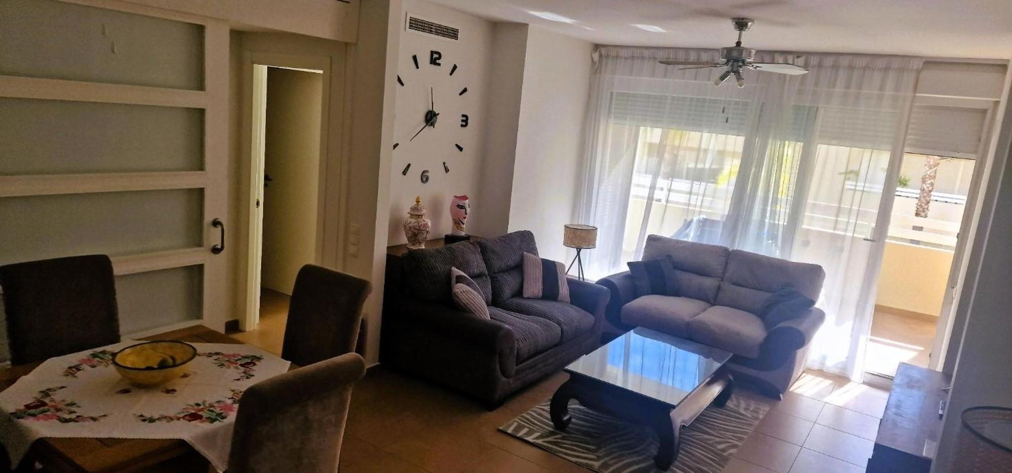 Immaculate 2-Bed Apartment In เปโก ภายนอก รูปภาพ